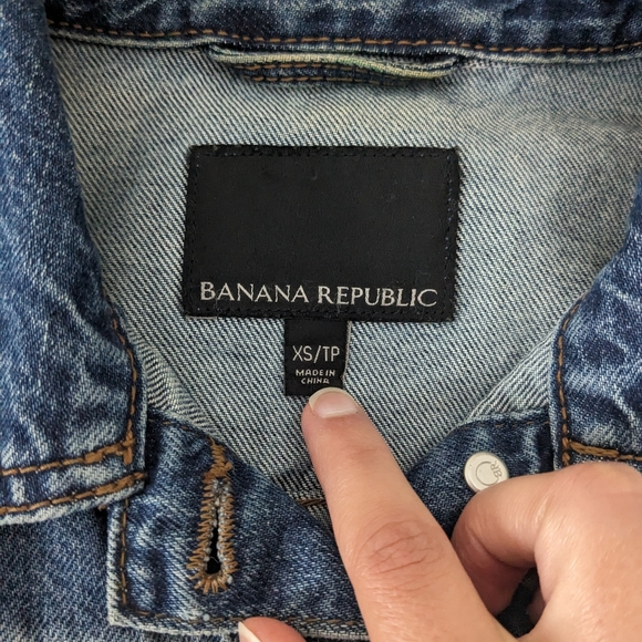 Banana Republic Denim Jacket - Picture 5 of 6